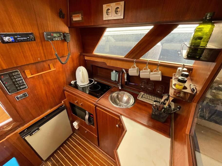 Barco Acogedor - Cosy Boat - Barcelona 호텔 외부 사진